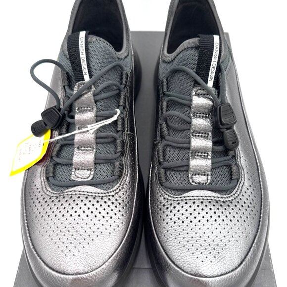 NWT Ecco Soft 5 Toggle Women's EU 38 US 7 Dark Shadow Gray Metalic Leather Shoes - Picture 2 of 10